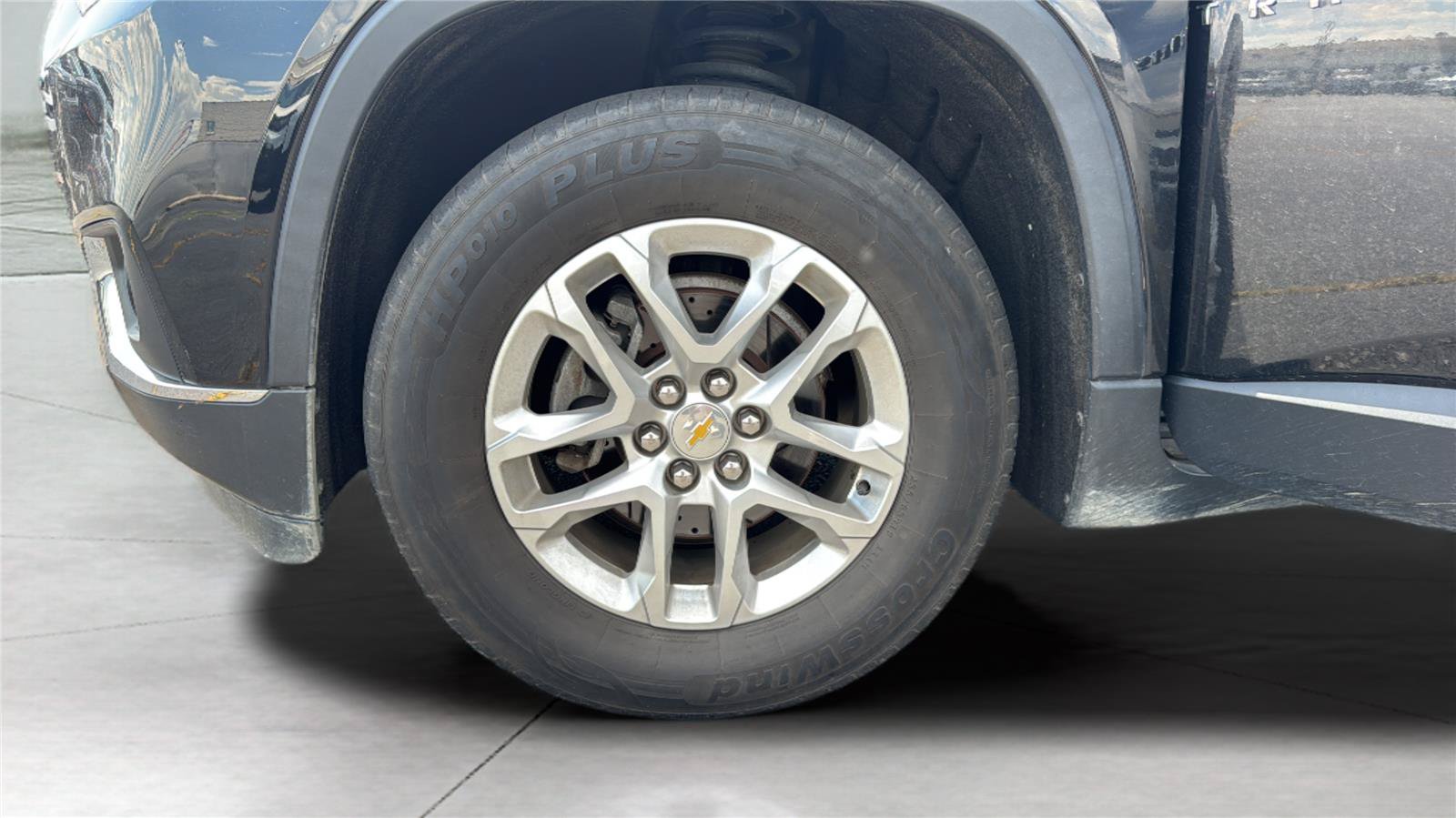 Used 2020 Chevrolet Traverse LT FWD image 31