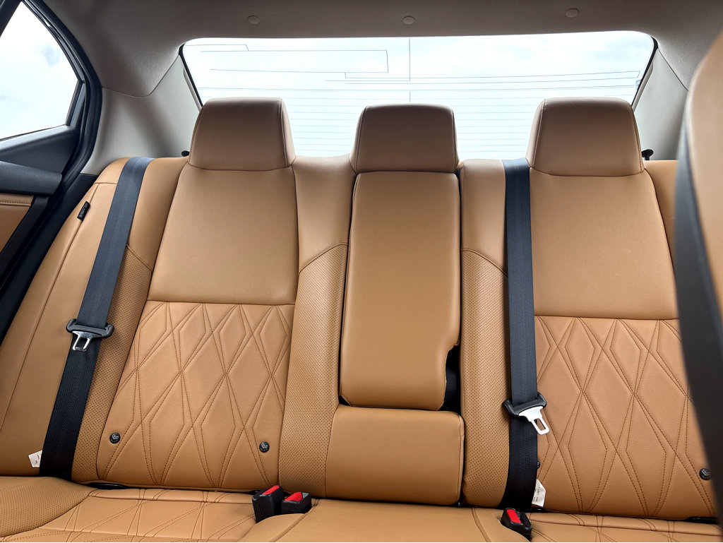 Used 2023 Nissan Sentra SV w/ SV Premium Package FWD image 24