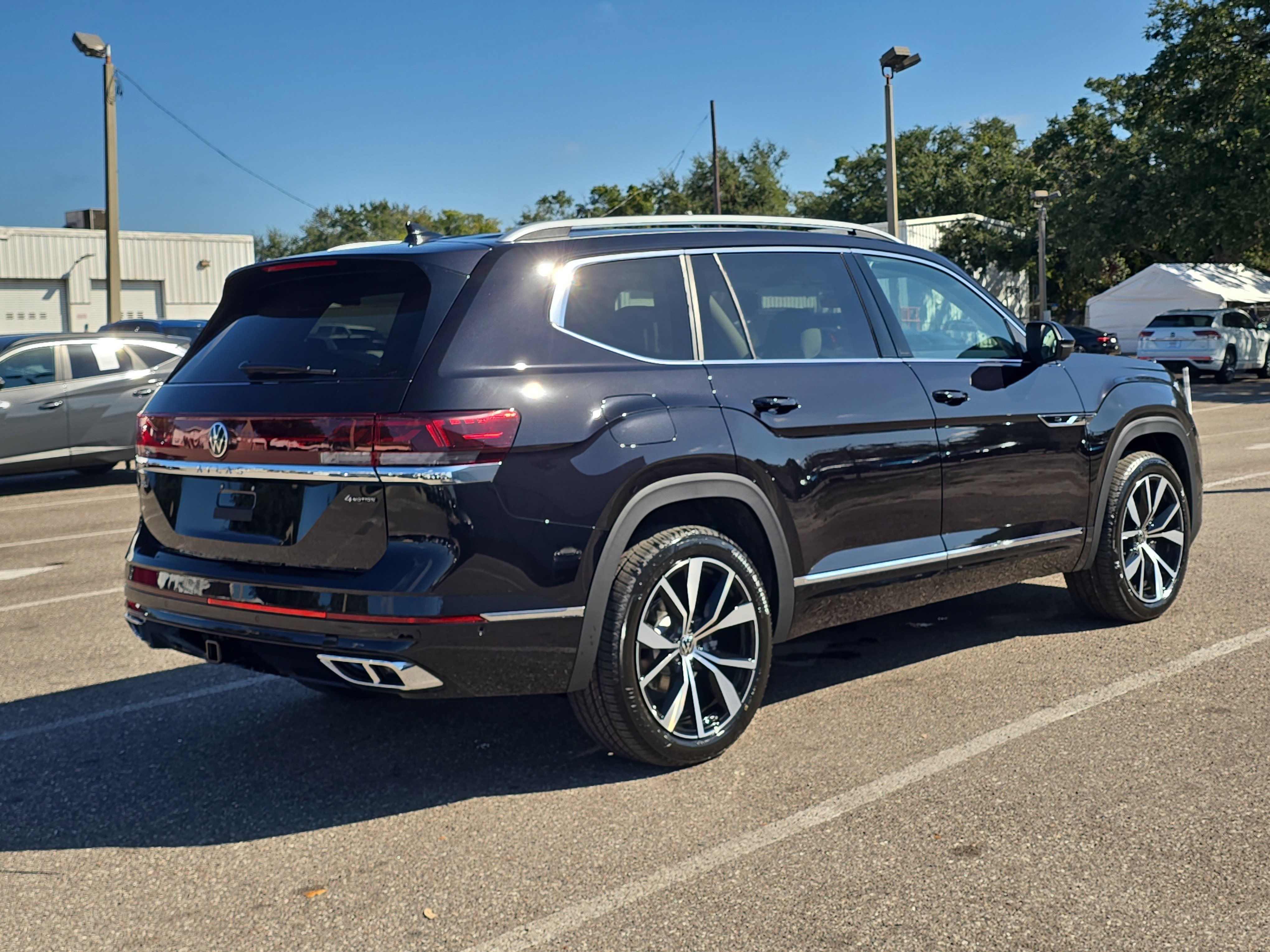 New 2026 Volkswagen Atlas SEL Premium R-Line image 4