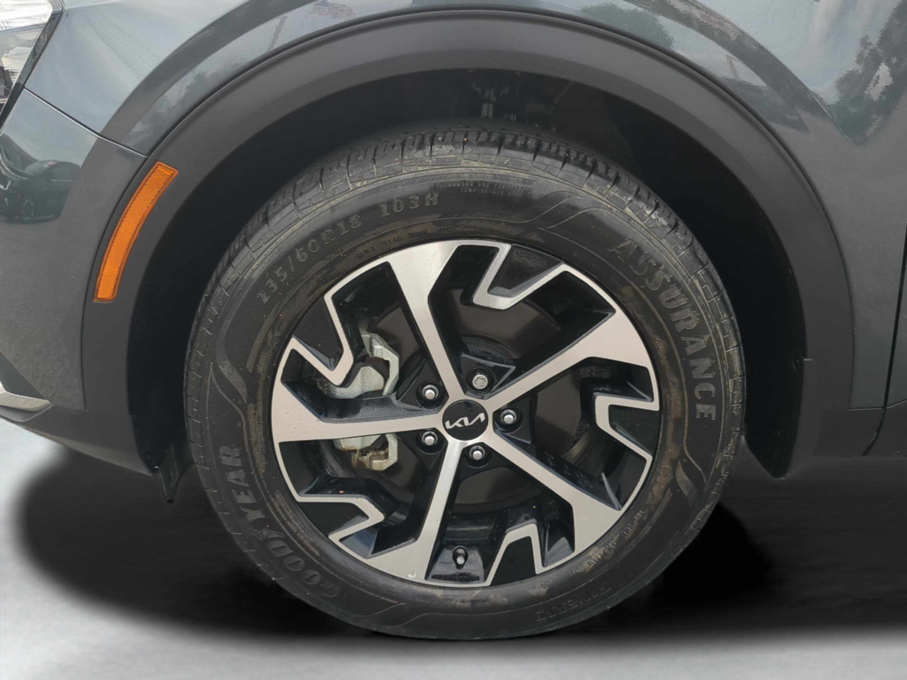 Certified 2023 Kia Sportage EX AWD/4WD image 25