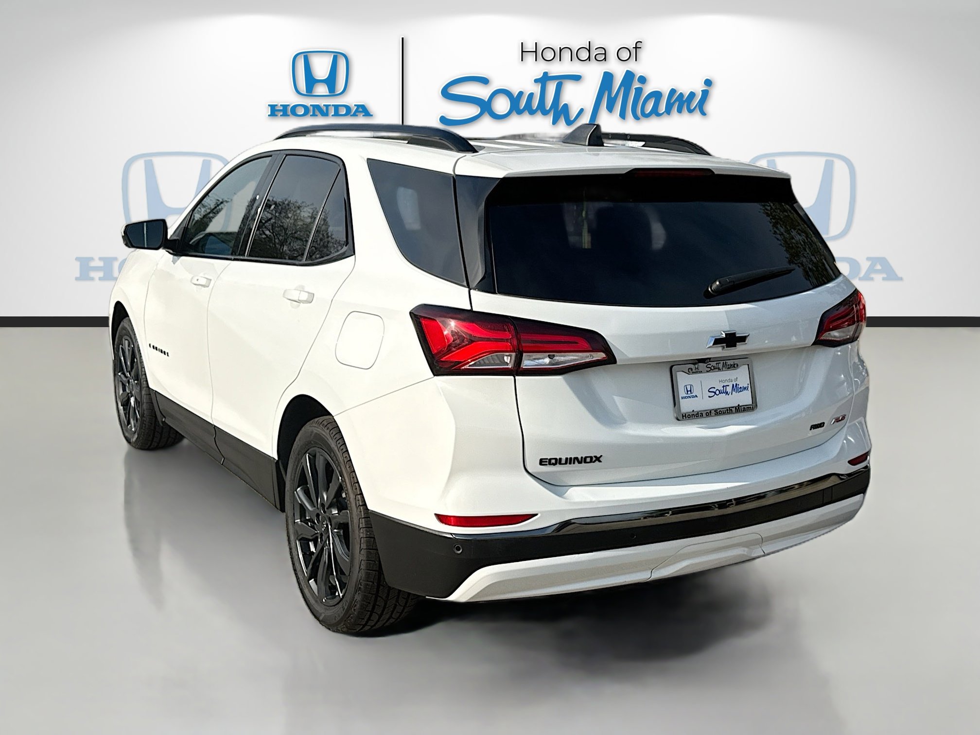 Used 2022 Chevrolet Equinox RS w/ Infotainment Package image 5