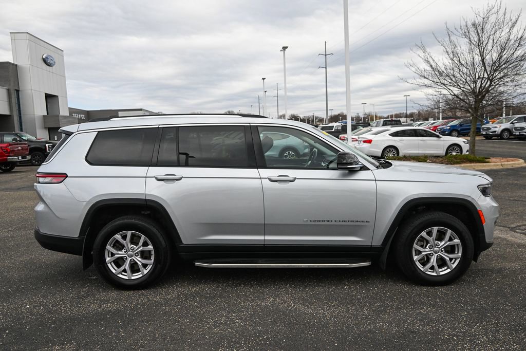 Used 2021 Jeep Grand Cherokee L Limited image 3