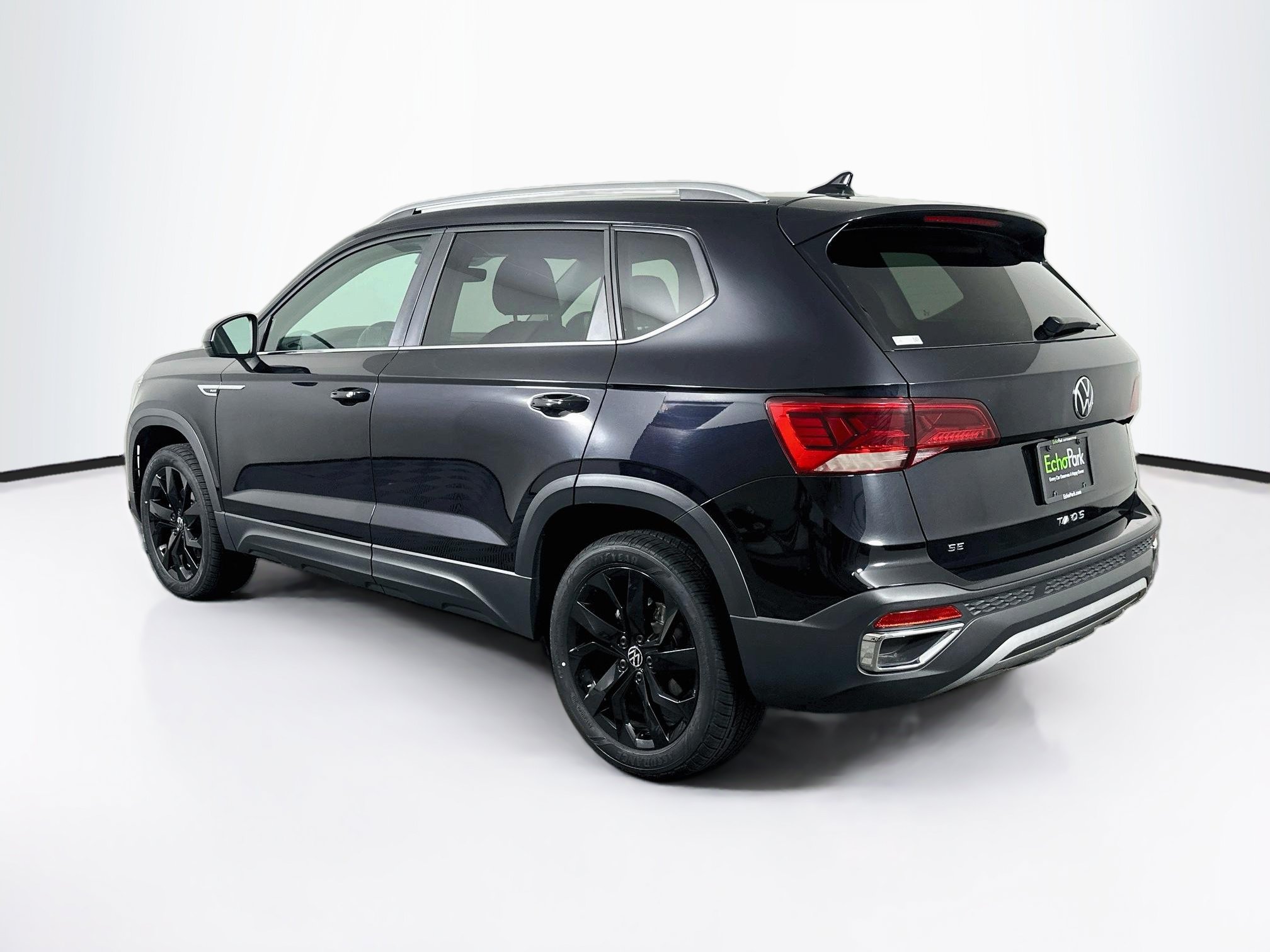 Used 2024 Volkswagen Taos SE FWD image 5