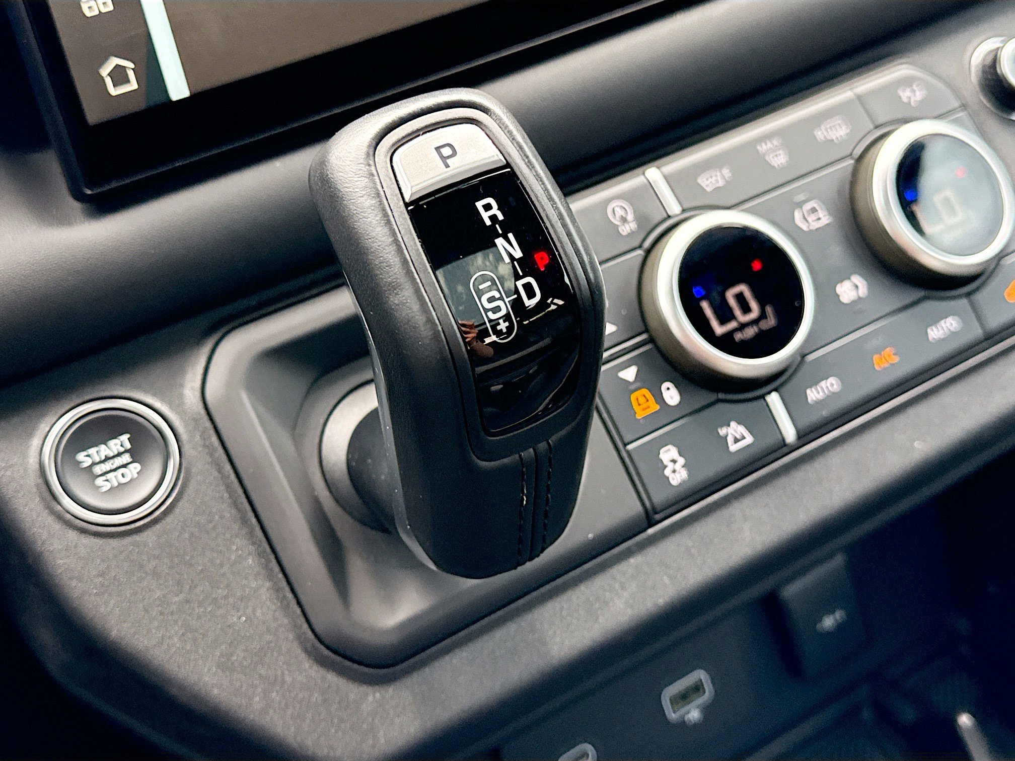 Used 2023 Land Rover Defender 90 V8 image 28