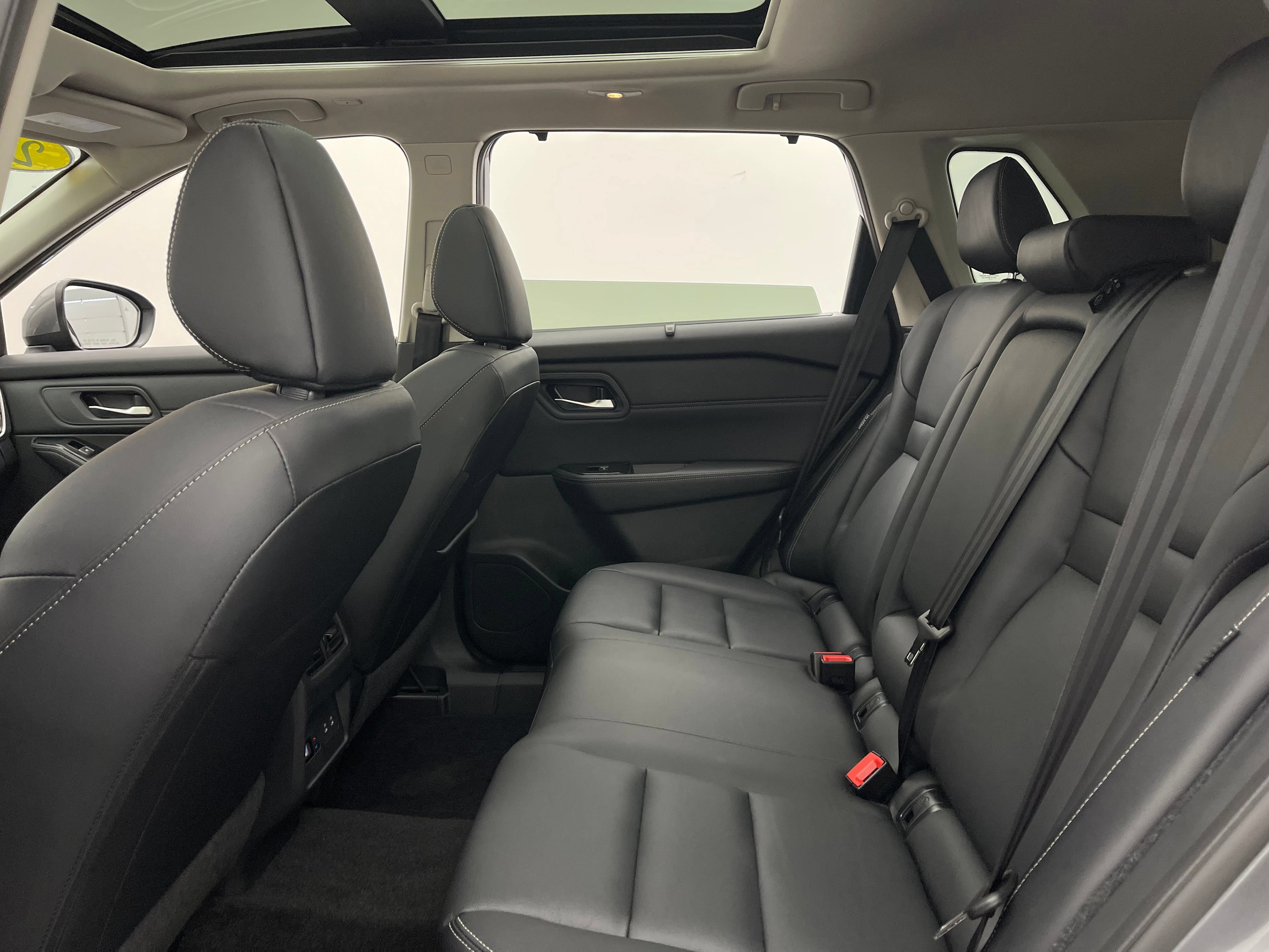 Used 2024 Nissan Rogue SL w/ SL Premium Package FWD image 43
