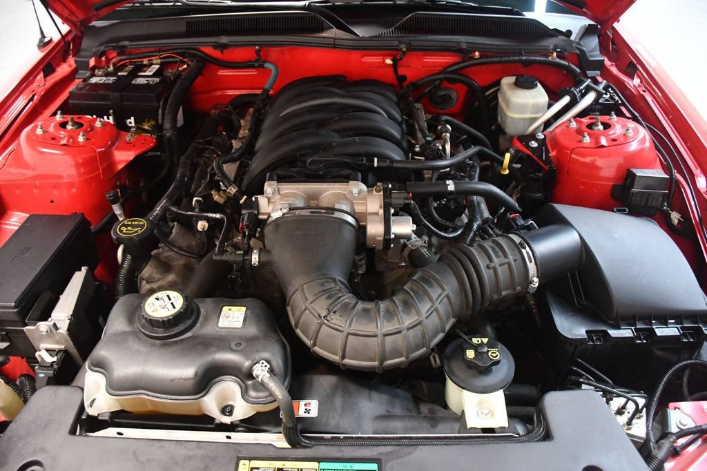 Used 2005 Ford Mustang GT RWD image 57