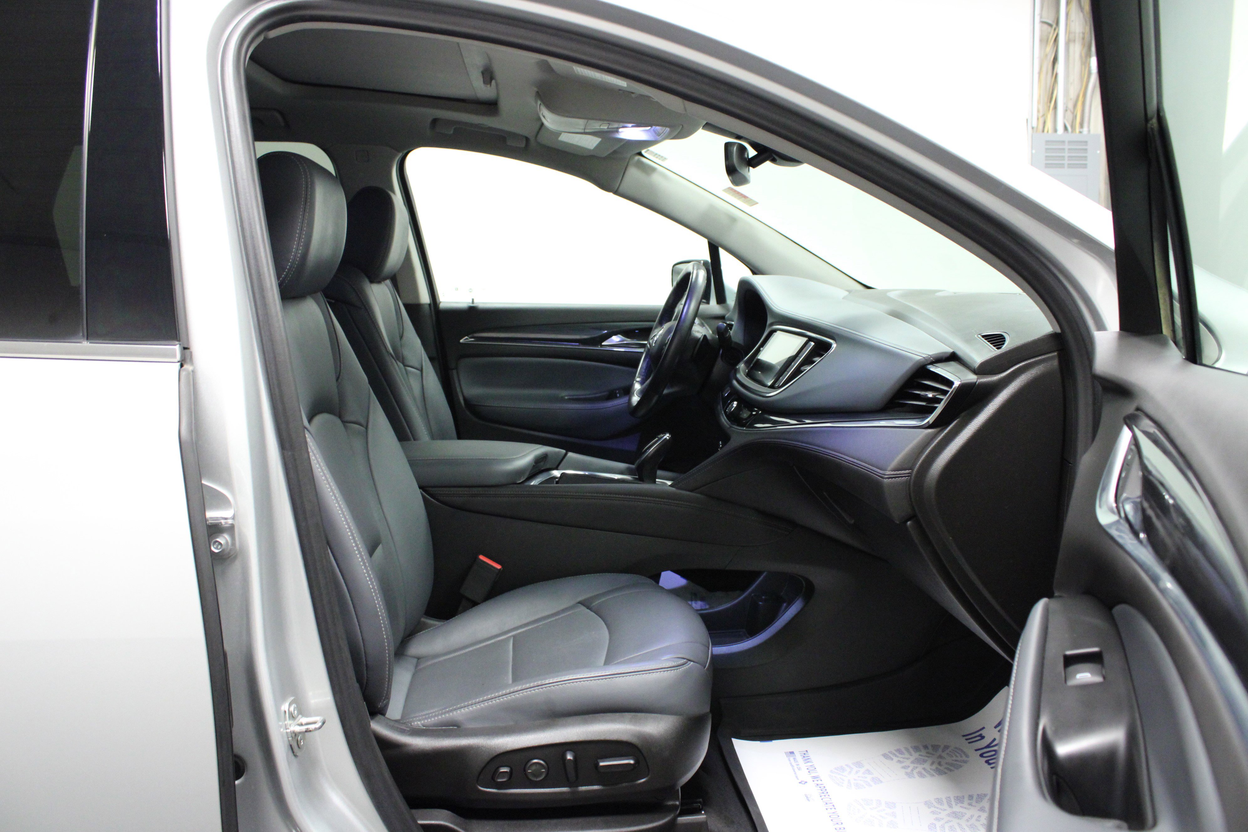 Used 2021 Buick Enclave Premium w/ Sun and Sites Package image 17