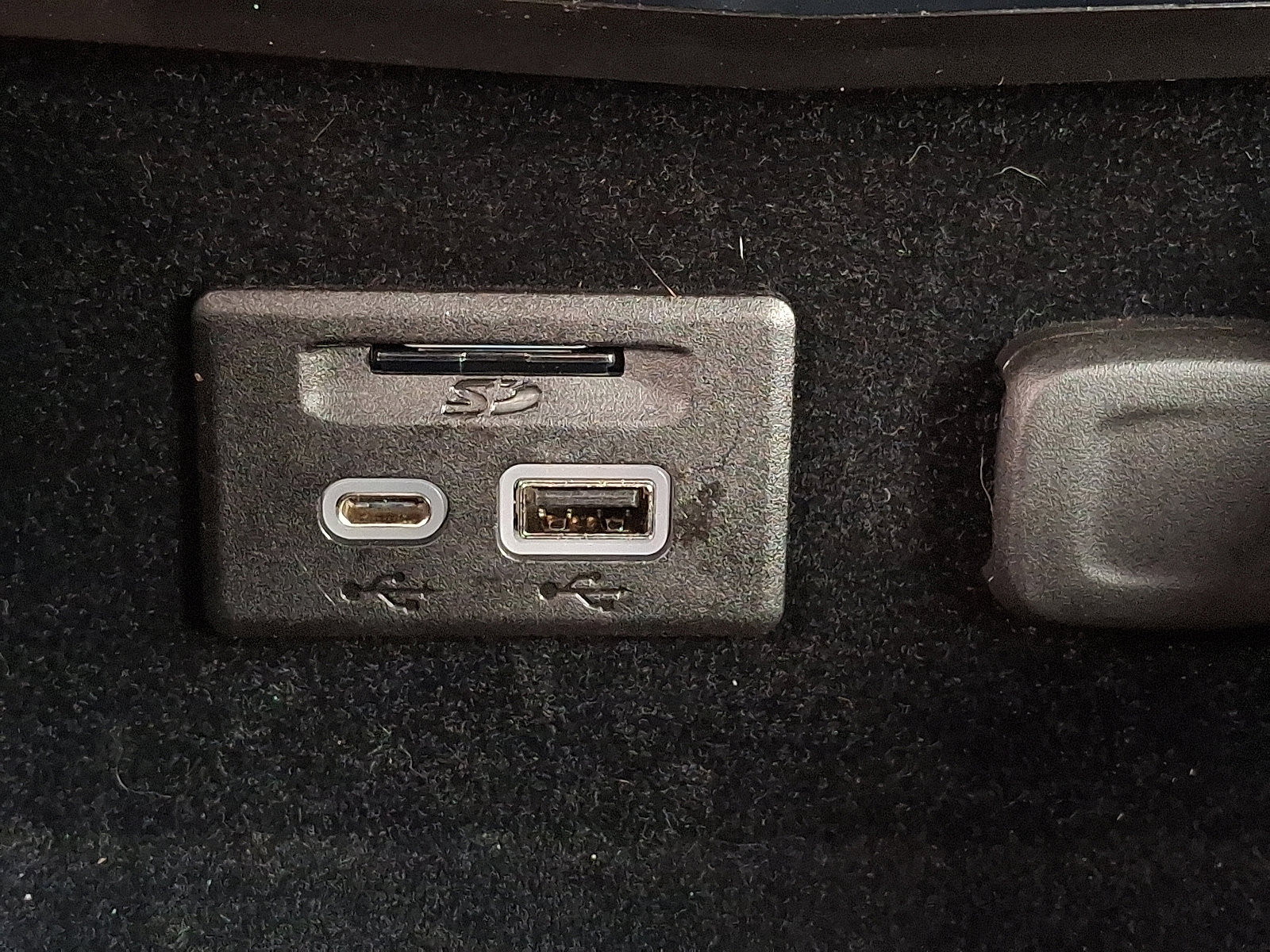 Used 2022 Cadillac XT4 Sport w/ Enhanced Visibility Package image 28