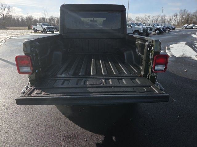 Used 2022 Jeep Gladiator Sport image 10