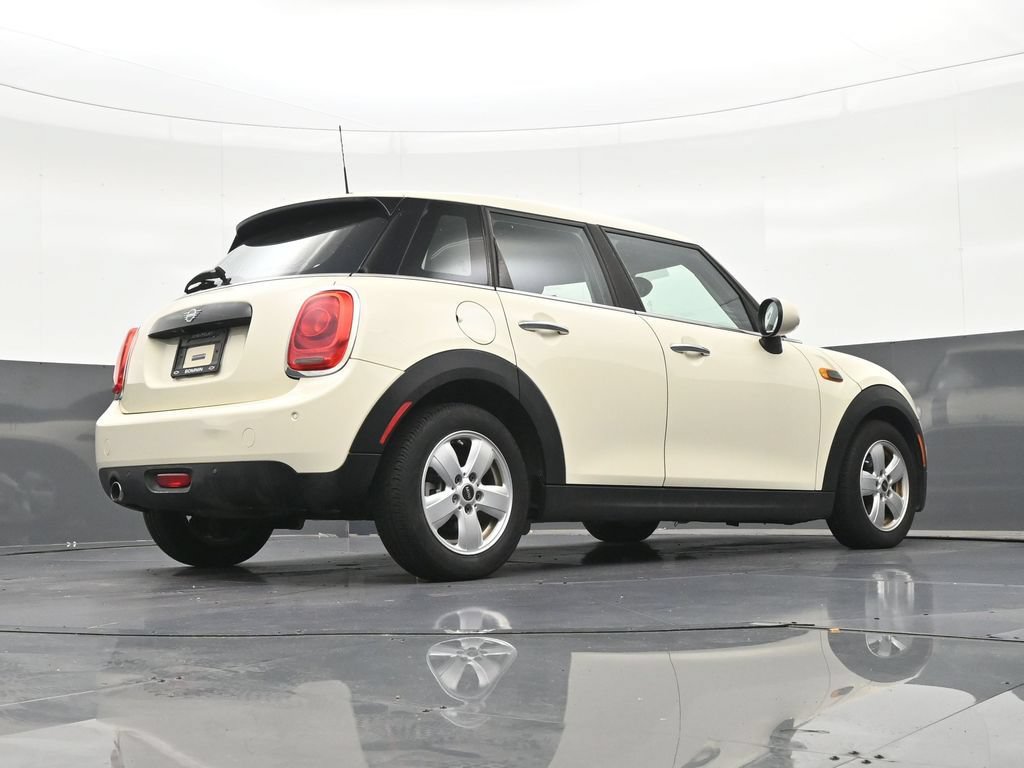 Used 2019 MINI Cooper 4-Door Hardtop w/ Signature Upholstery Package FWD image 28