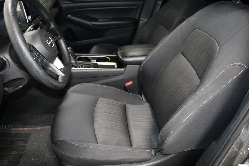 Used 2024 Nissan Altima 2.5 SV FWD image 16