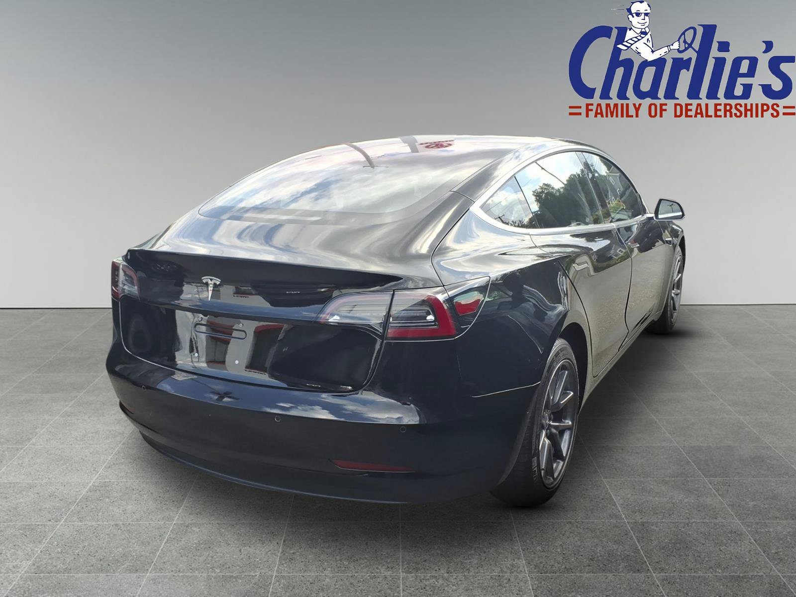 Used 2018 Tesla Model 3 Mid Range RWD image 4