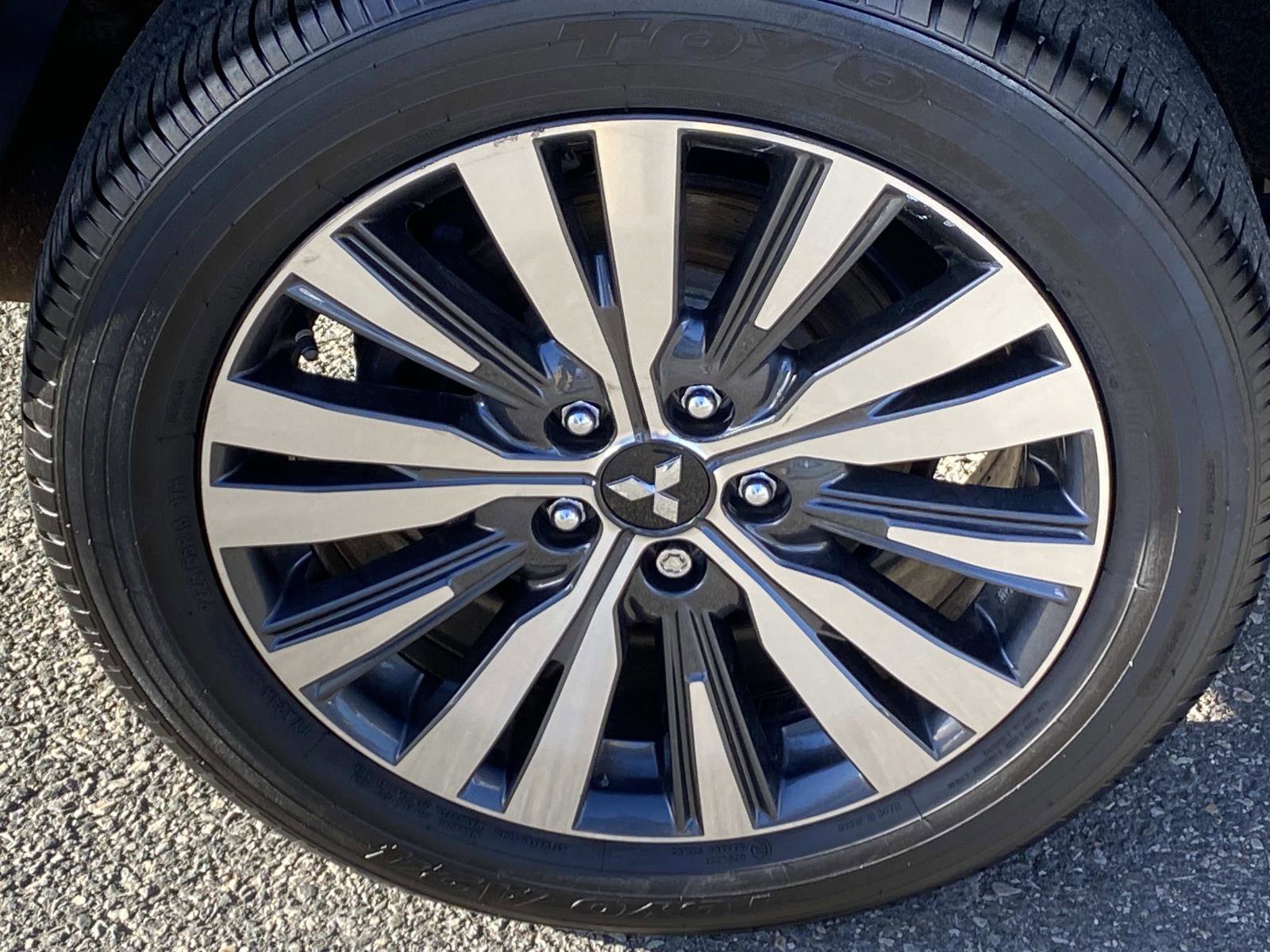 Used 2019 Mitsubishi Outlander ES image 26