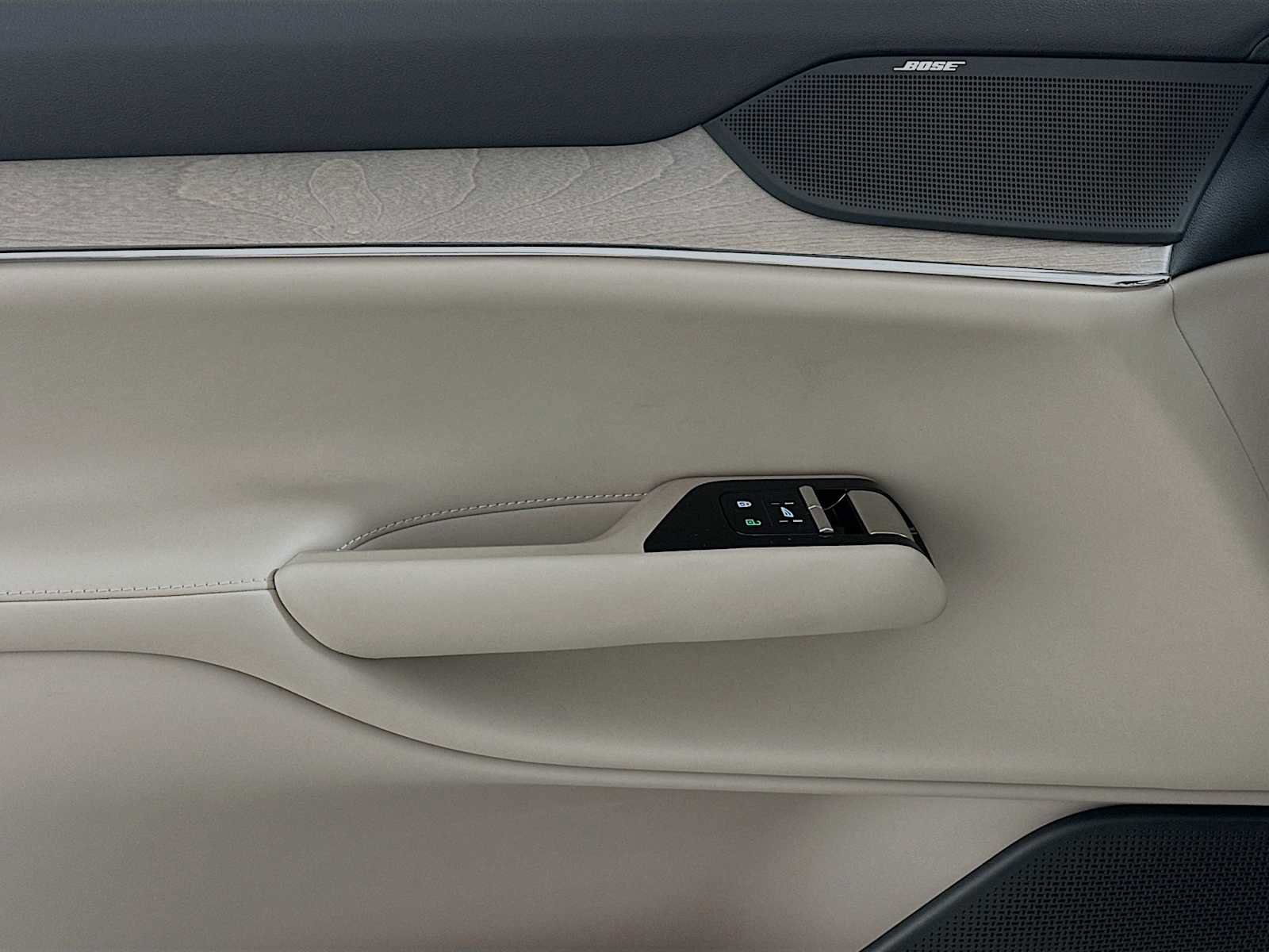 Used 2025 Volvo EX90 Plus image 16