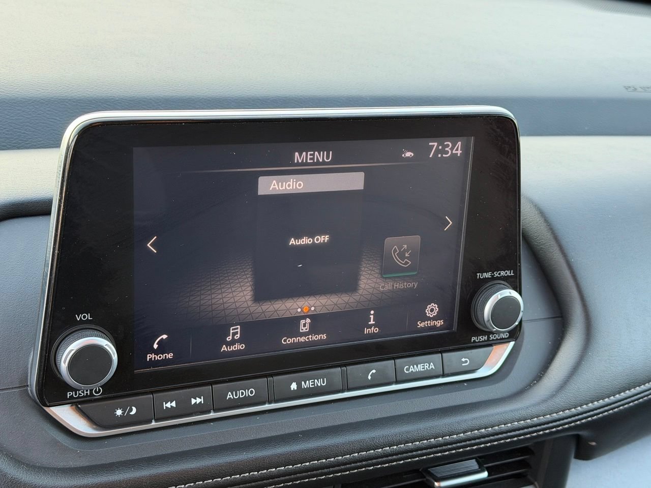 Certified 2025 Nissan Rogue SV FWD image 22