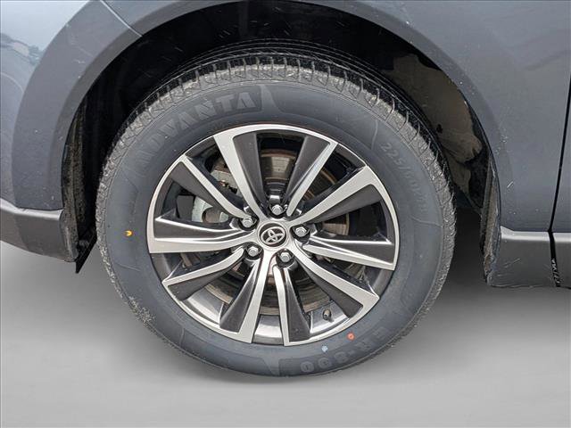 Used 2021 Toyota Venza LE image 23