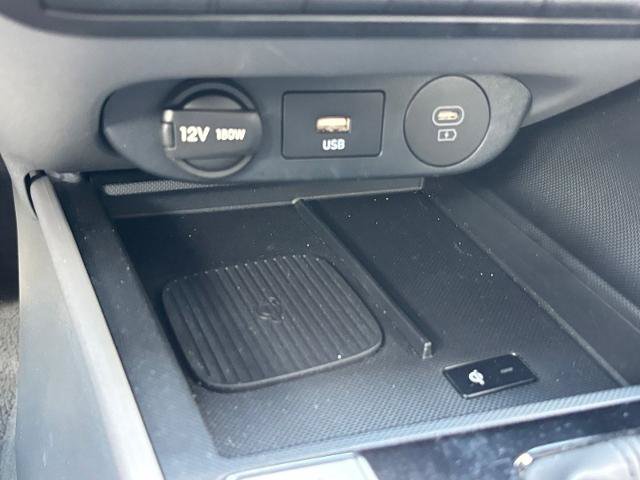 Used 2025 Hyundai Elantra Sport FWD image 23