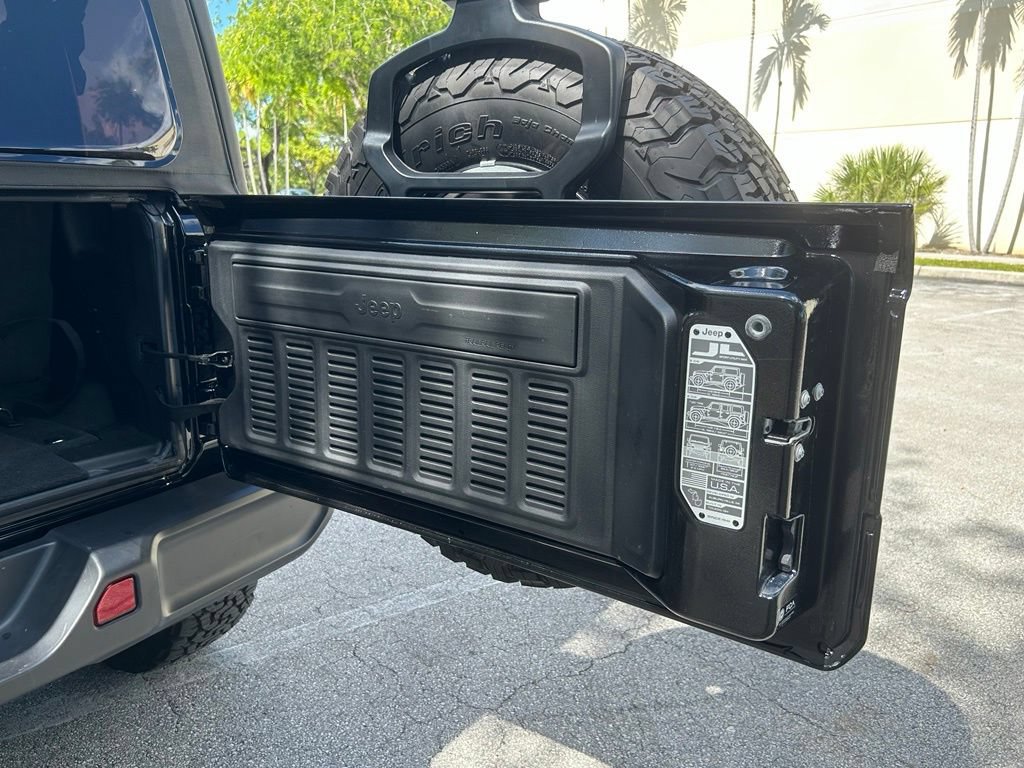 Used 2023 Jeep Wrangler Rubicon AWD/4WD image 38
