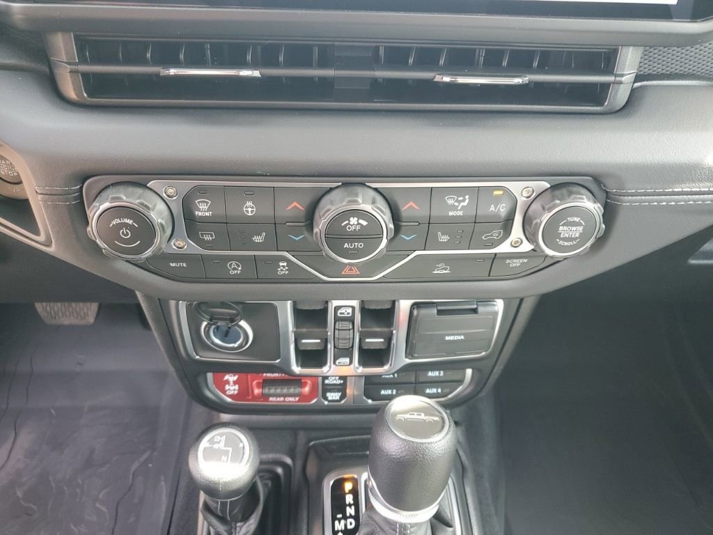 New 2025 Jeep Gladiator Rubicon w/ Convenience Group AWD/4WD image 41