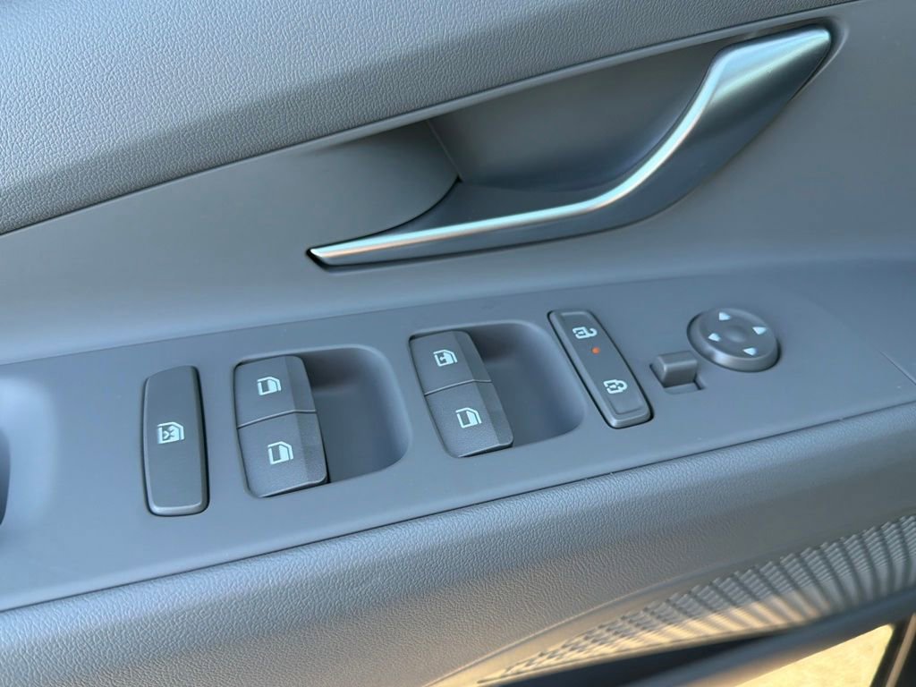 Used 2026 Hyundai Elantra SE image 12