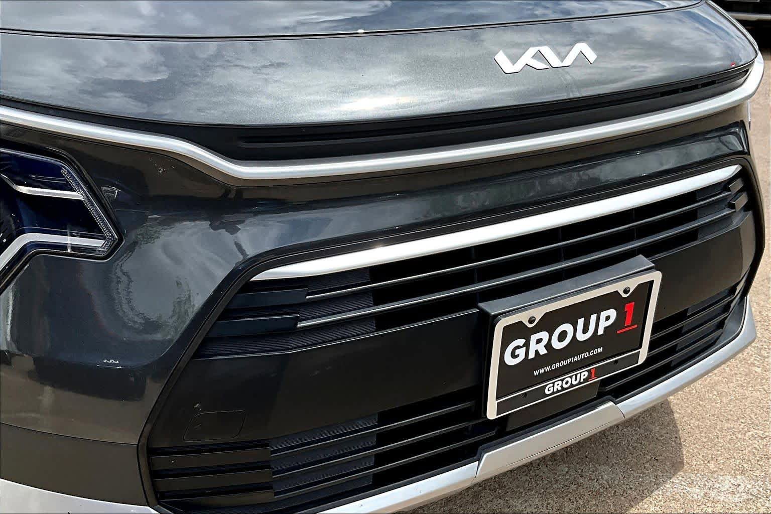 Used 2023 Kia Niro EX image 29