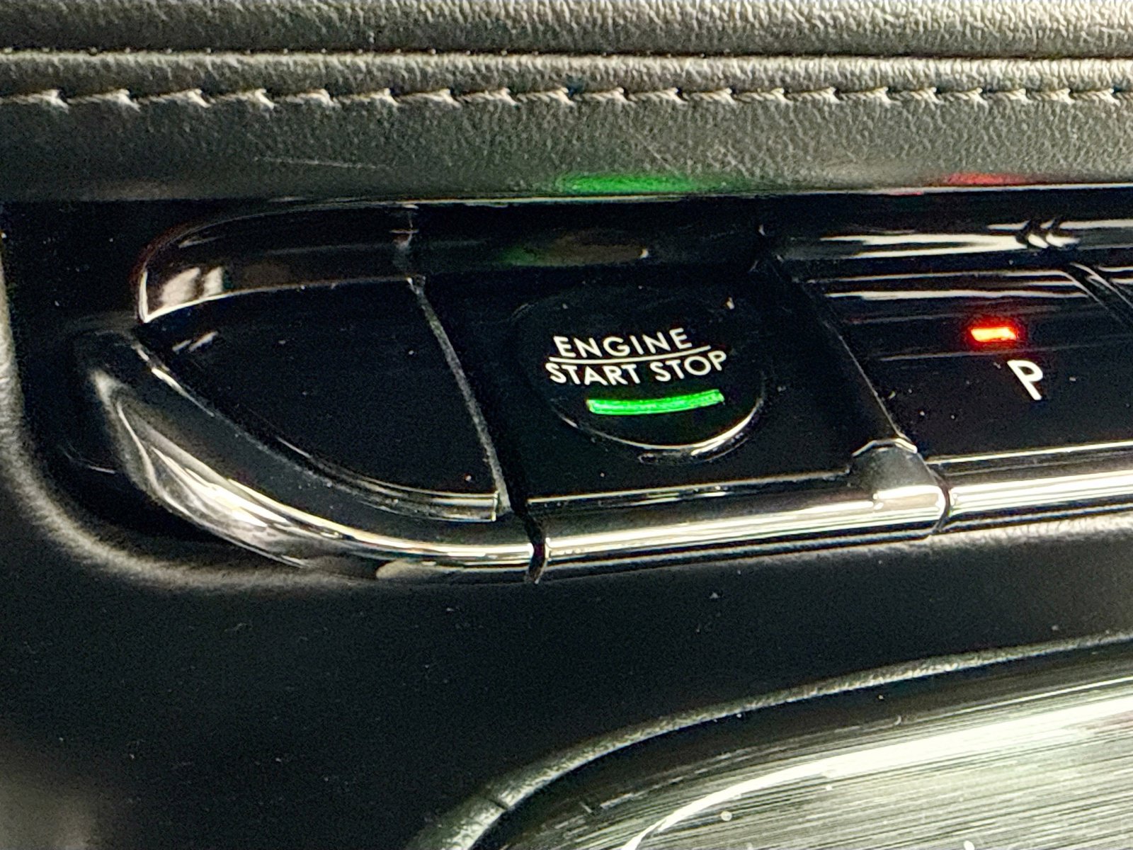 Used 2023 Lincoln Nautilus Reserve image 9