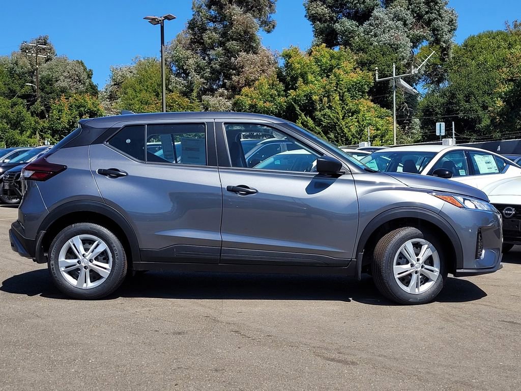 New 2025 Nissan Kicks Play S FWD image 3