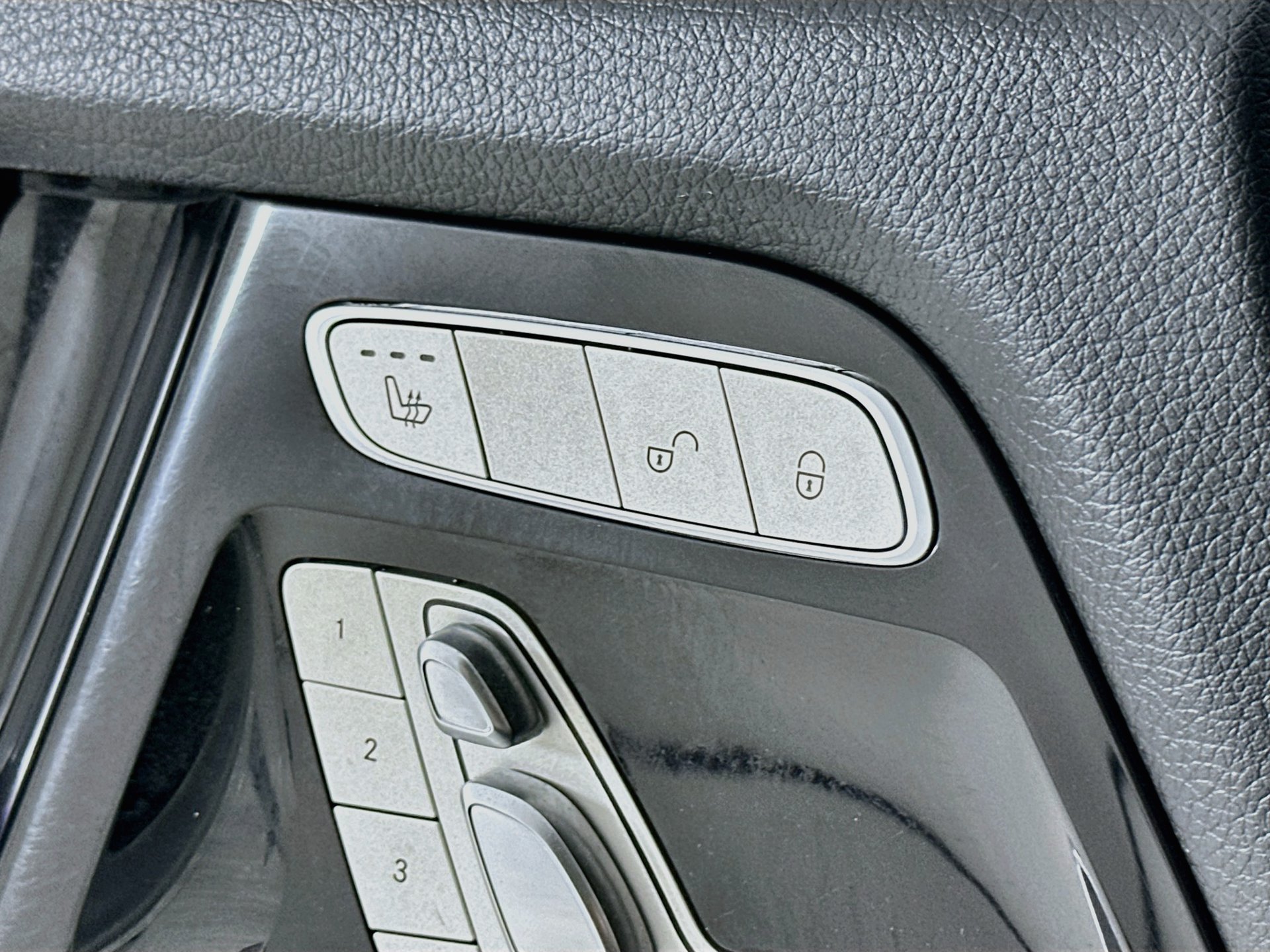 Certified 2022 Mercedes-Benz G 550 image 22