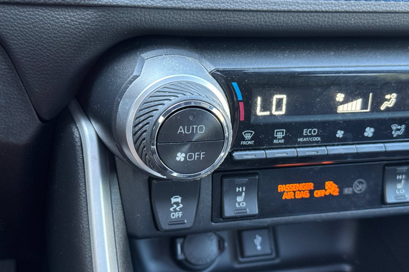 Certified 2022 Toyota RAV4 XSE AWD/4WD image 30