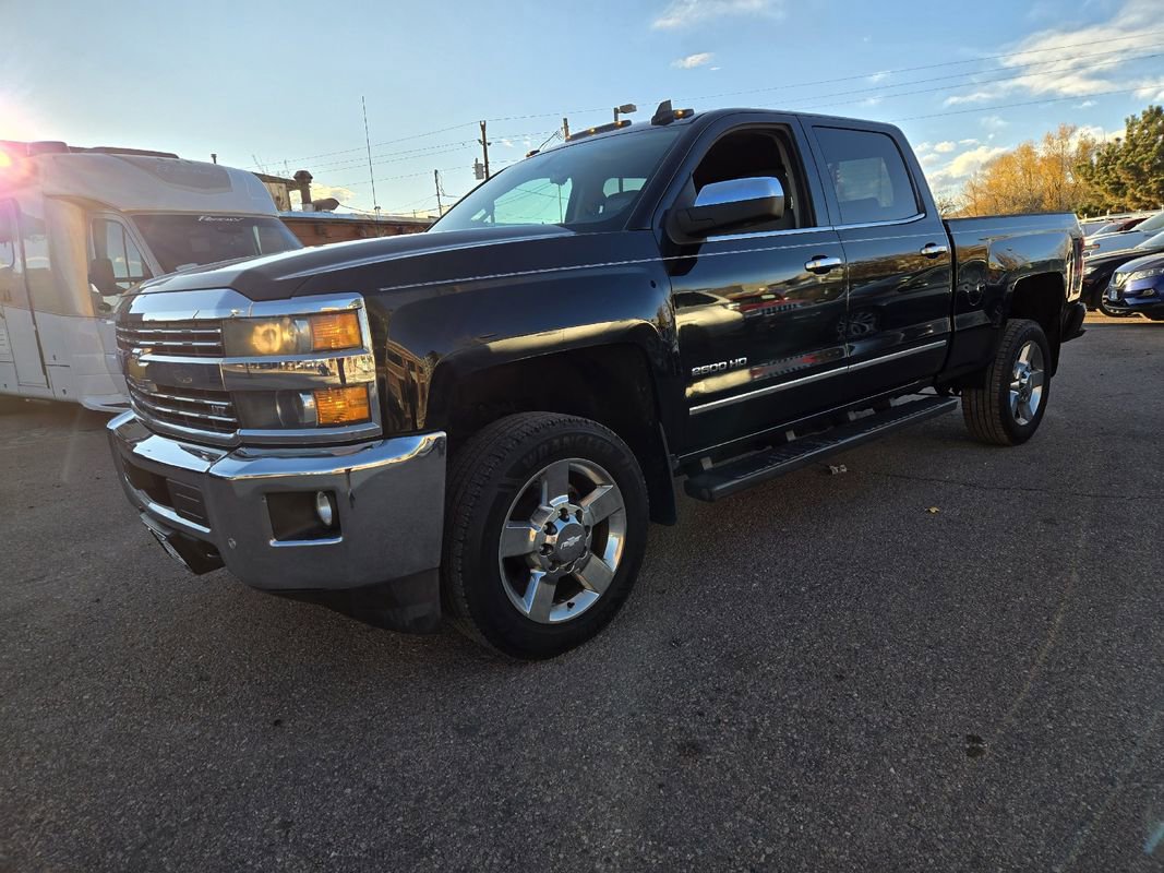 Used 2015 Chevrolet Silverado 2500 LTZ w/ LTZ Plus Package image 3