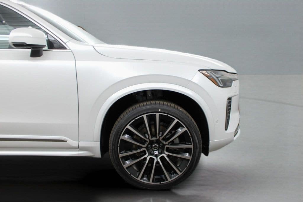 New 2026 Volvo XC90 B6 Plus AWD/4WD image 32