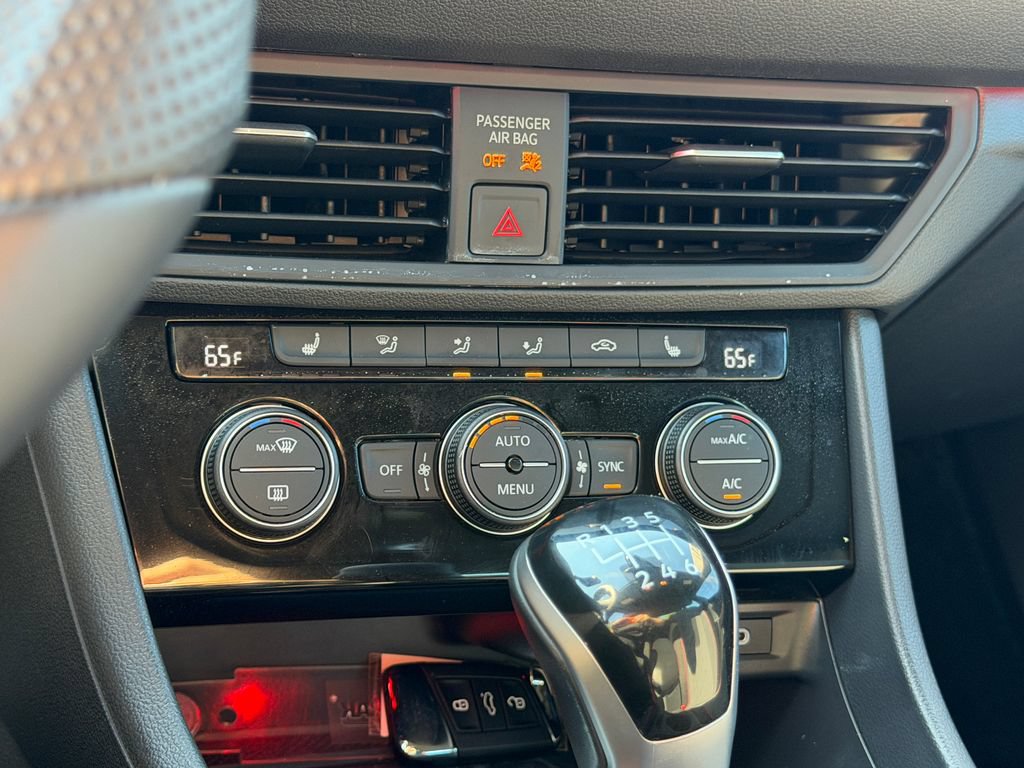 Certified 2024 Volkswagen Jetta GLI 40th Anniversary Edition FWD image 19