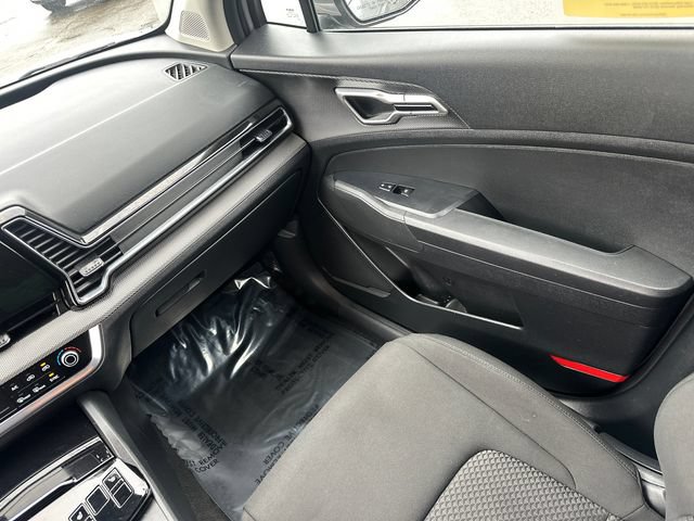 Used 2025 Kia Sportage LX AWD/4WD image 20