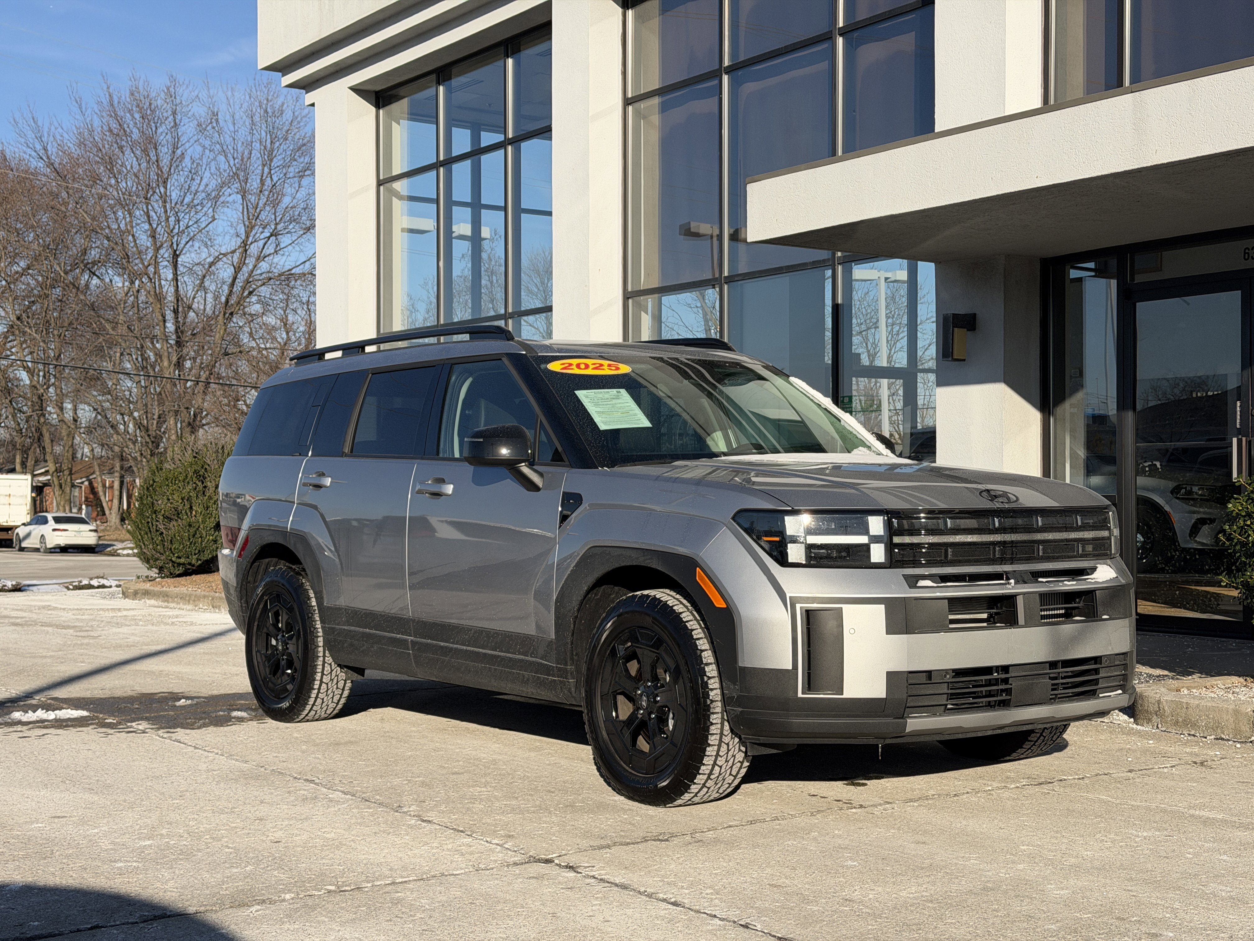 Used 2025 Hyundai Santa Fe XRT image 2