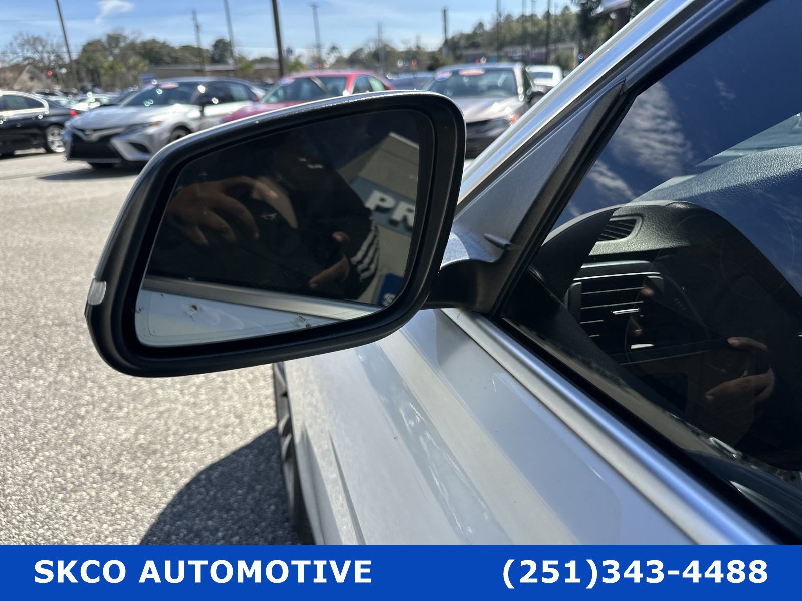 Used 2017 BMW 330i xDrive Sedan w/ Premium Package AWD/4WD image 10