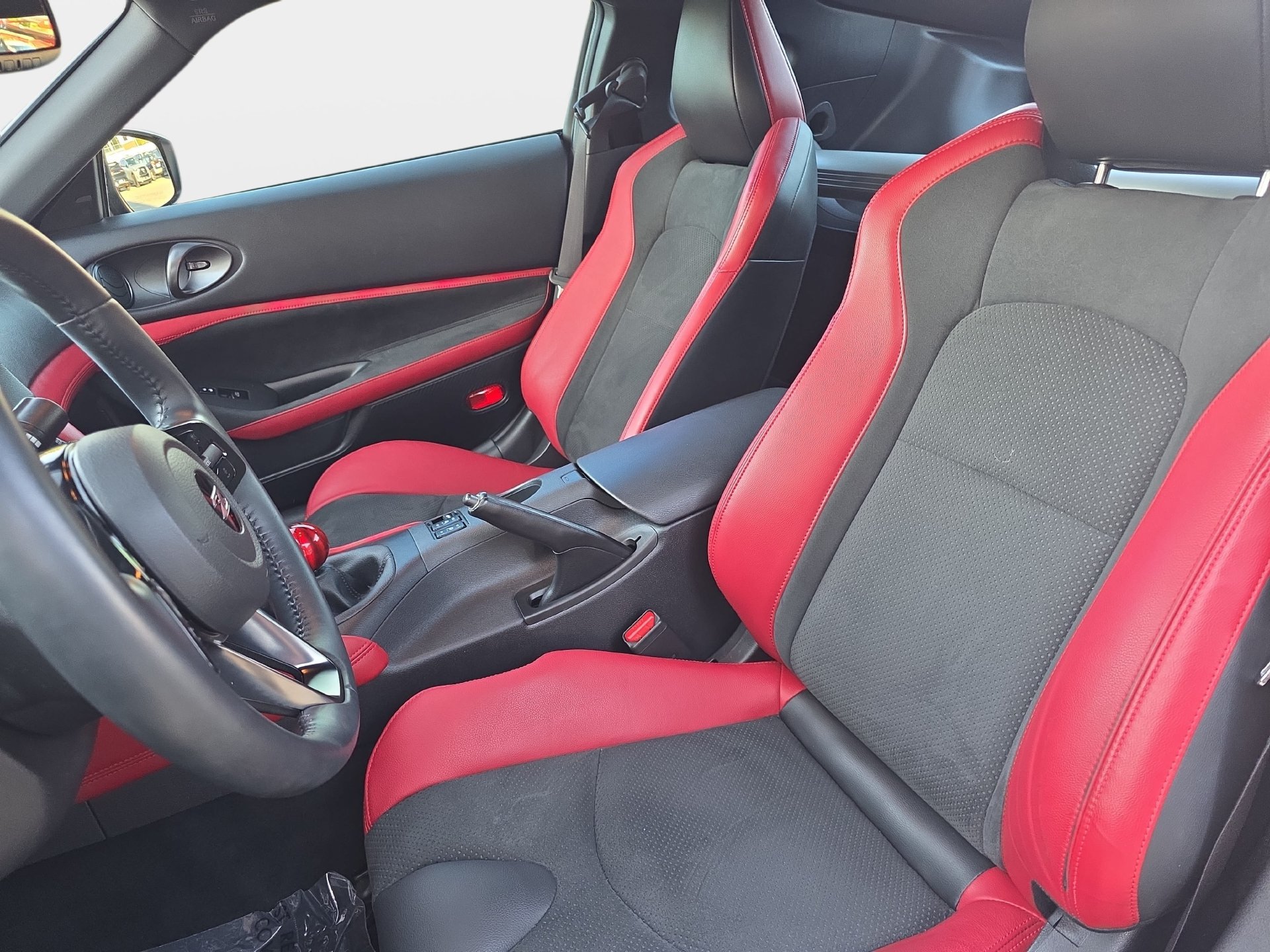 Used 2024 Nissan Z Performance w/ Floor Mat Package RWD image 12