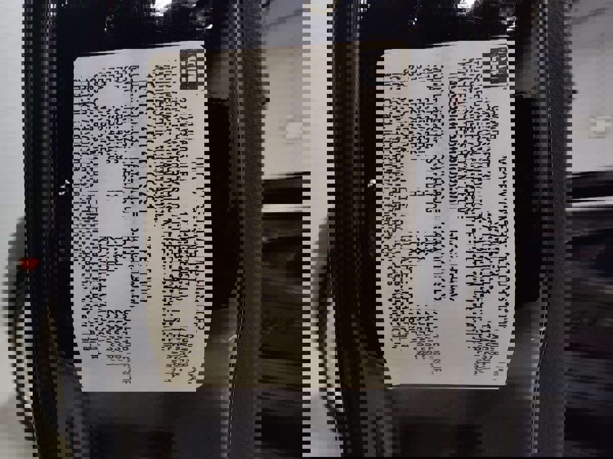 Used 2004 Chevrolet SSR w/ Preferred Equipment Group image 23