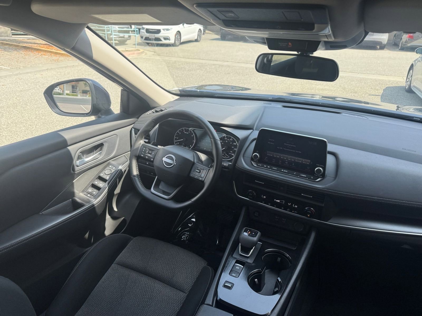 Used 2025 Nissan Rogue SV FWD image 36