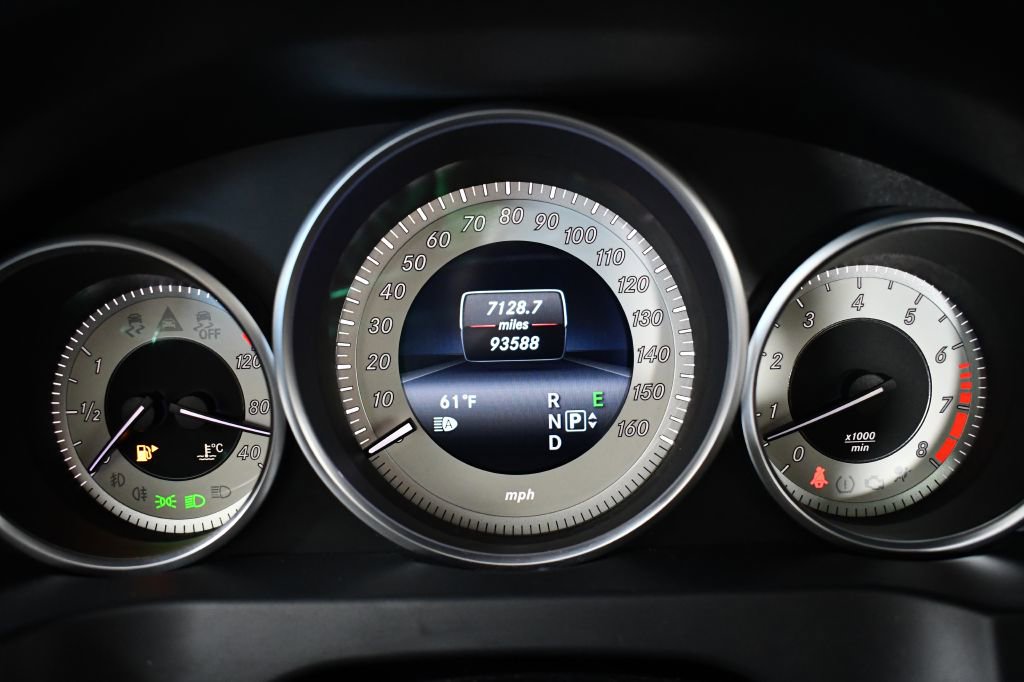 Used 2015 Mercedes-Benz E 400 4MATIC Coupe image 30