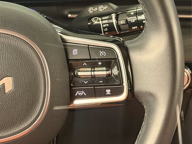 Used 2024 Kia Carnival SX FWD image 31