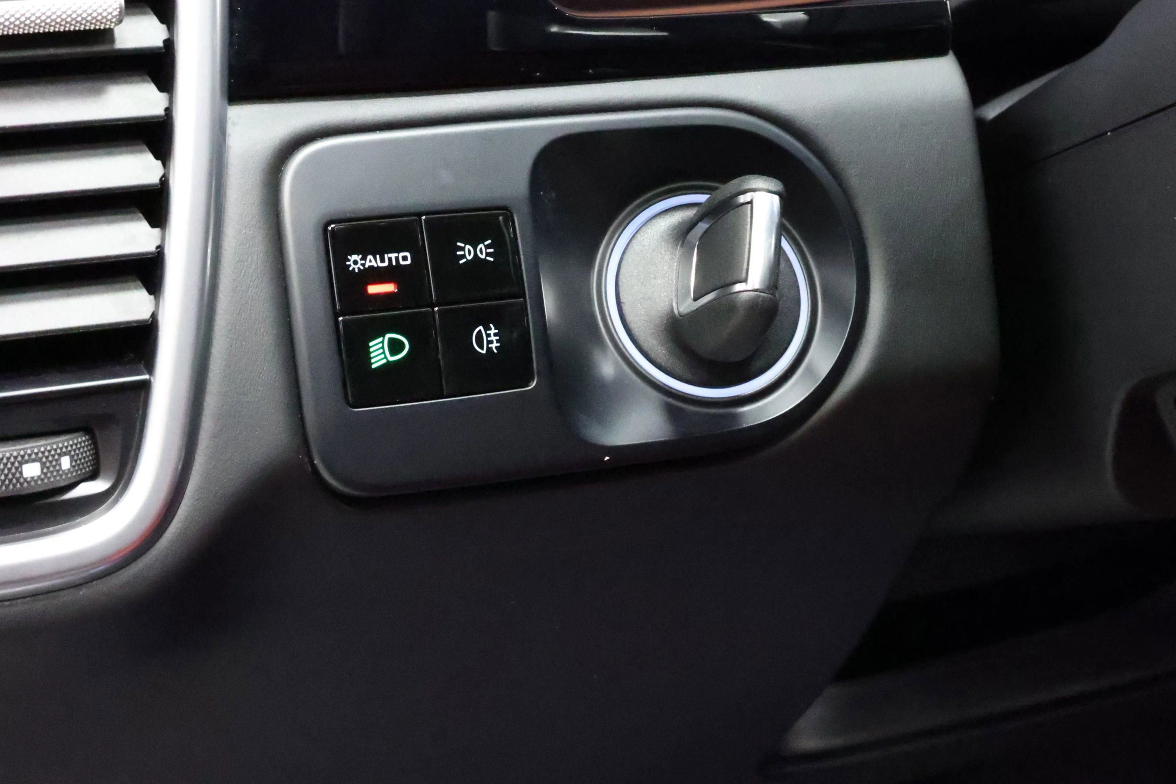 Used 2020 Porsche Cayenne Turbo image 23