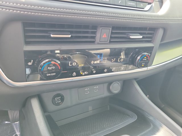 Used 2025 Nissan Rogue SV w/ SV Premium Package FWD image 29