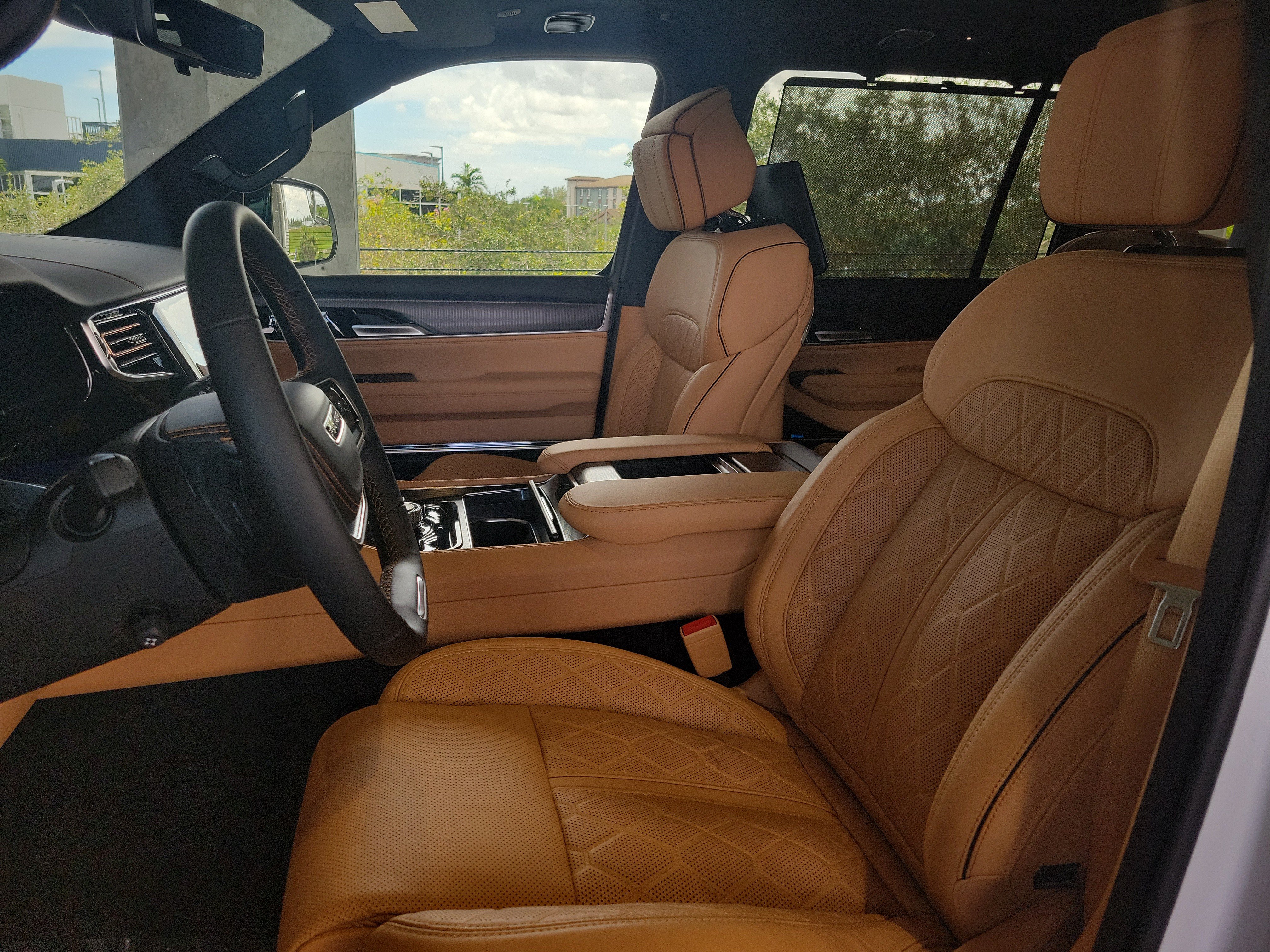 New 2026 Jeep Grand Wagoneer Summit AWD/4WD image 16