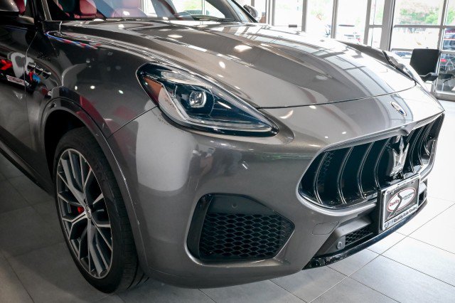 Used 2023 Maserati Grecale Modena AWD/4WD image 11