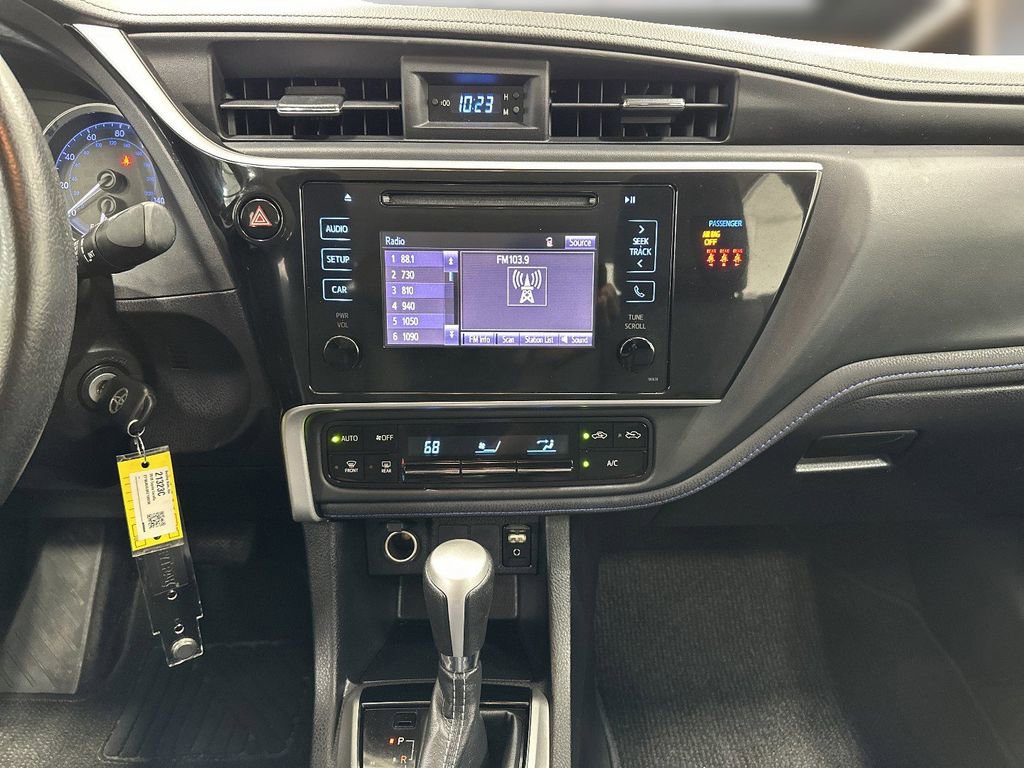 Used 2019 Toyota Corolla SE w/ Carpet Mat Package (TMS) image 9