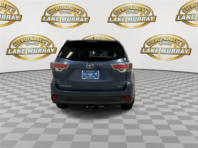 Used 2016 Toyota Highlander XLE image 2