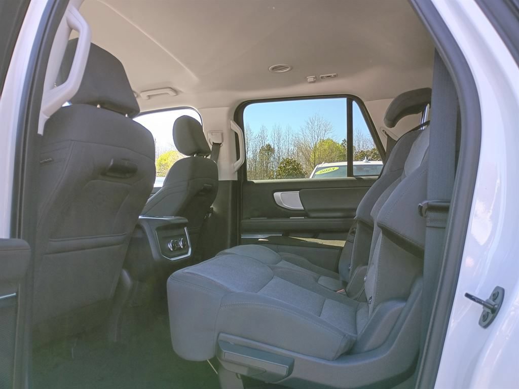 Used 2025 Ford Expedition Max Active RWD image 8