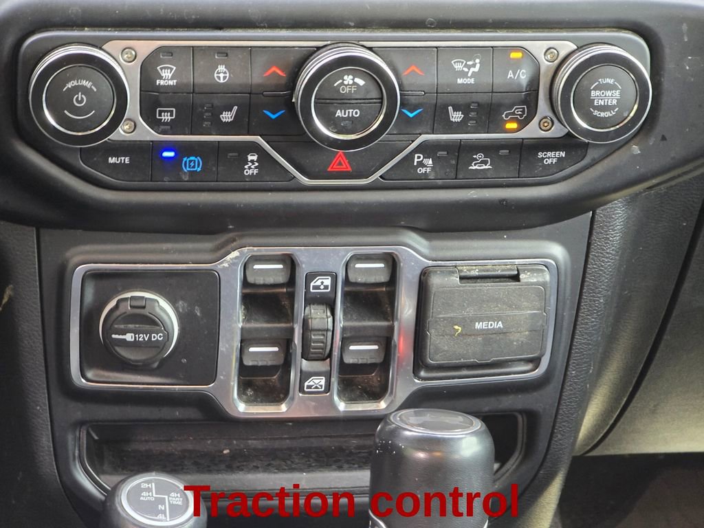Used 2022 Jeep Wrangler Unlimited Sahara w/ Cold Weather Group AWD/4WD image 21