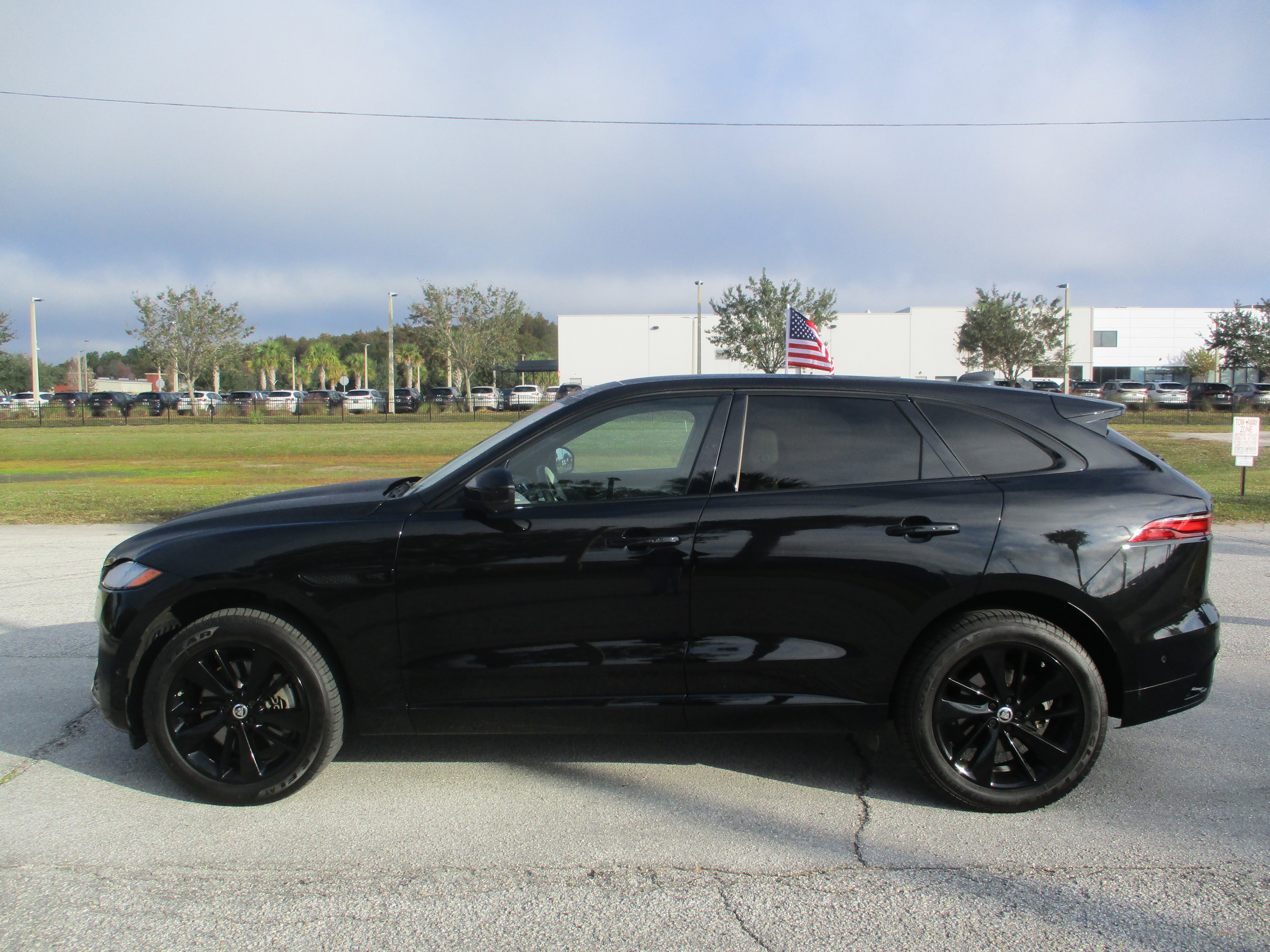 Used 2024 Jaguar F-PACE R-Dynamic S image 4