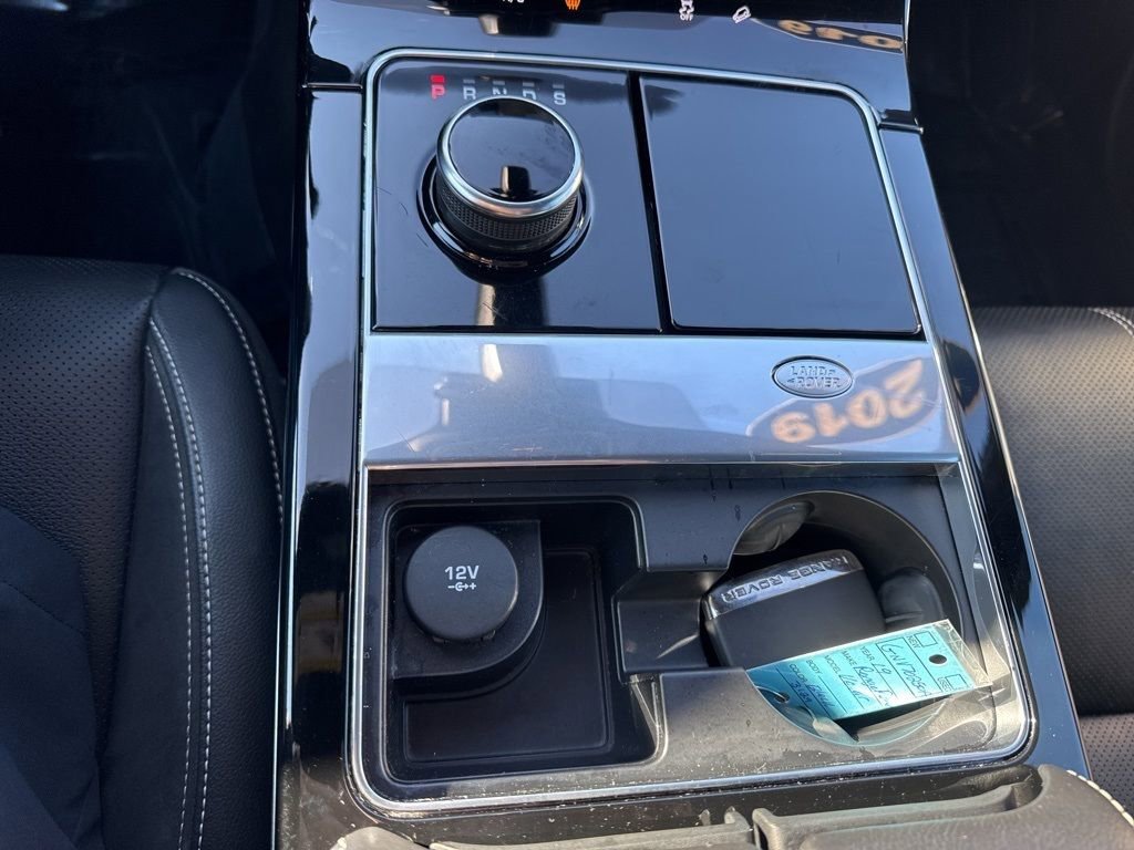 Used 2019 Land Rover Range Rover Velar R-Dynamic SE image 26